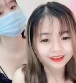 2 Bé Gái Mới Lớn Rủ Nhau Live Show Bướm